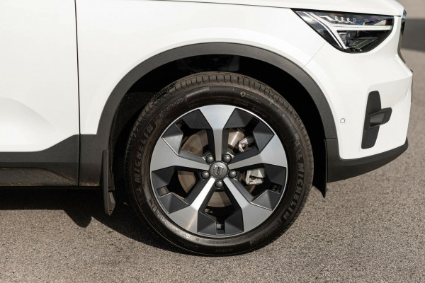 2025 MY26 Volvo XC40 XZ Ultra B4 Bright SUV Image 9