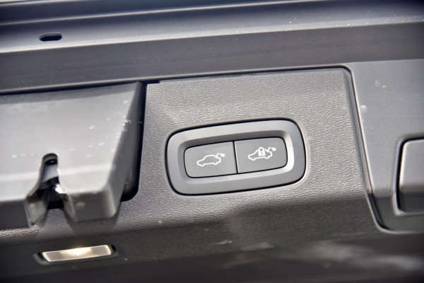 2025 MY26 Volvo XC60 UZ Plus B5 Bright SUV Image 21