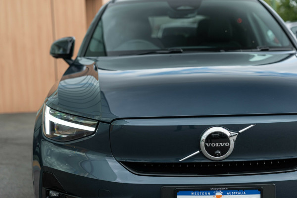 2026 Volvo EX40  Ultra Twin Motor Performance SUV Image 12