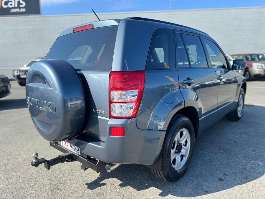 2005 Suzuki Grand Vitara JB  SUV Image 8