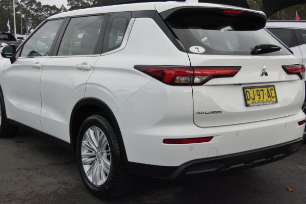 2023 Mitsubishi Outlander ZM MY23 ES 7 SEAT 2WD SUV Image 6