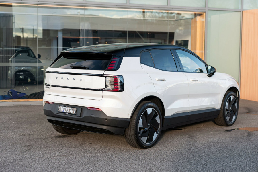 2026 Volvo EX30  Single Motor Extended Range Ultra SUV Image 2