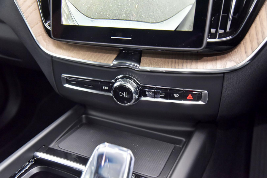 2026 Volvo XC60 UZ Ultra B5 Dark SUV Image 13