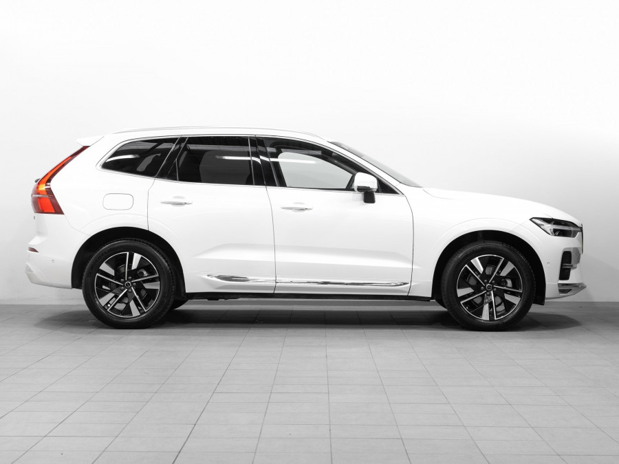2026 Volvo XC60 UZ B5 Plus 2L MHeV AWD SUV Image 3