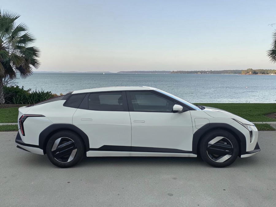 2026 Kia EV4  Air Standard Range Sedan Image 2