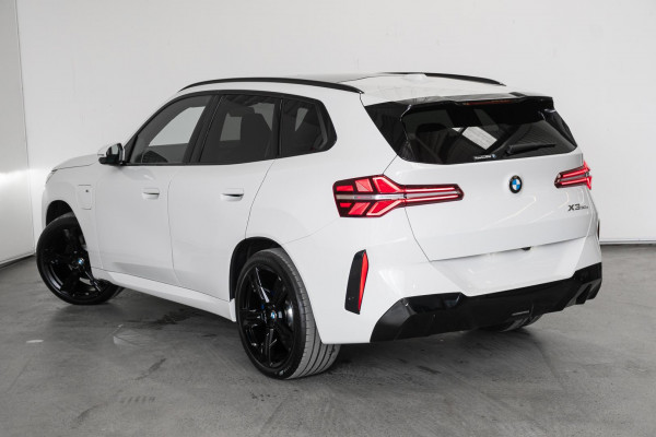 2026 BMW X3 G45 30e xDrive SUV image 2