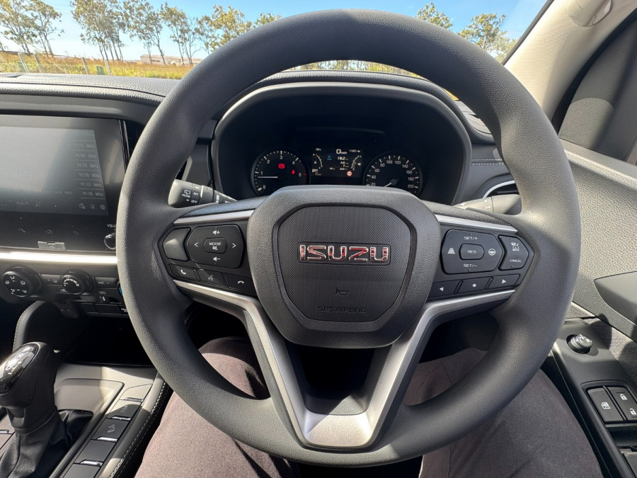 2026 Isuzu MU-X RJ LS-M SUV Image 16