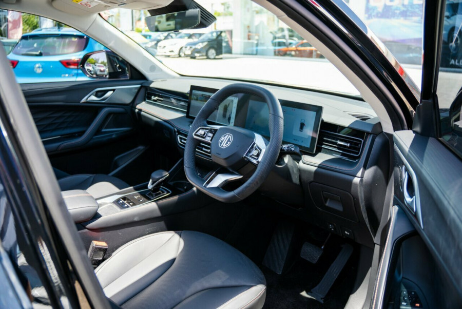2025 MG HS AS33 Essence SUV Image 17