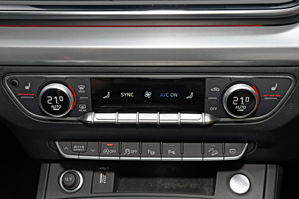 2022 Audi Q5 FY 40 TDI S Line SUV image 17
