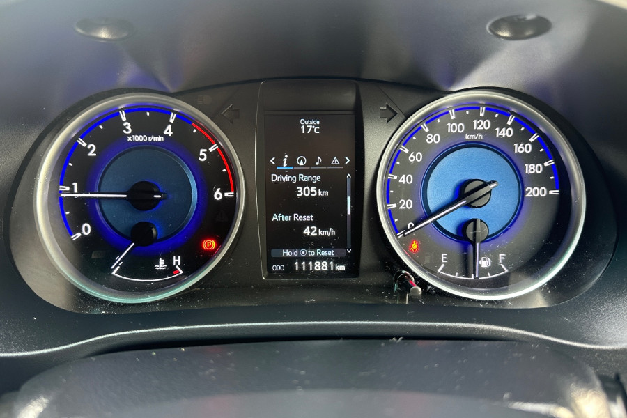 2017 Toyota HiLux  SR5 Extra Cab Pick Up Image 17