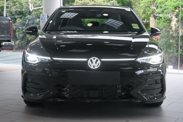 2025 Volkswagen Golf 8.5 110TSI R-Line Hatch Image 4