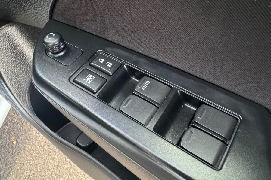 2015 Suzuki Swift FZ GL Navigator Hatch Image 18