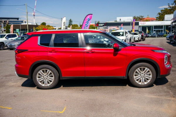 2024 Mitsubishi Outlander ZM LS SUV Image 4