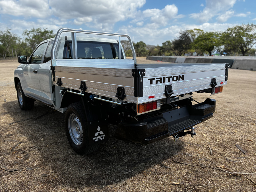 2026 Mitsubishi Triton MV  GLX Cab Chassis Image 4