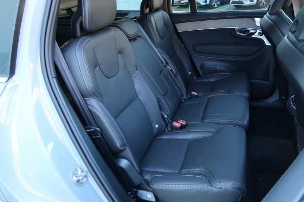 2025 Volvo XC90 L Series Ultra B5 Bright SUV Image 16
