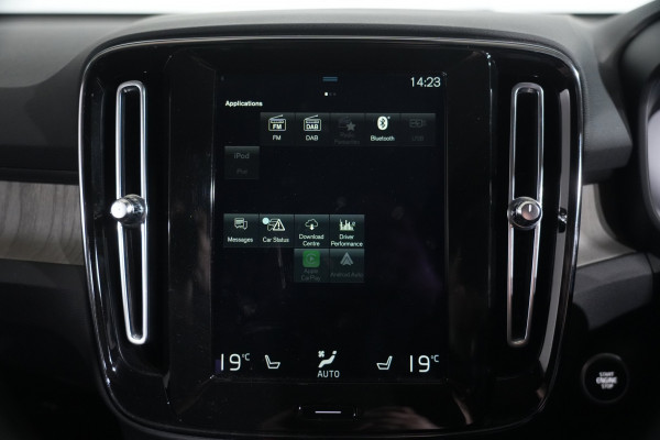 2020 Volvo XC40 XZ T4 Inscription SUV image 23