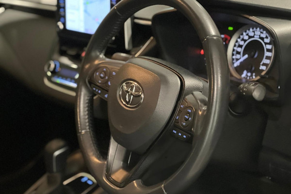 2020 Toyota Corolla ZRE SX Sedan Image 11