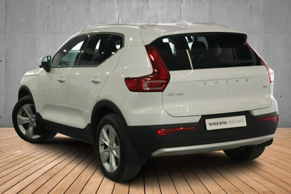 2023 Volvo XC40 XZ Plus B4 SUV Image 3