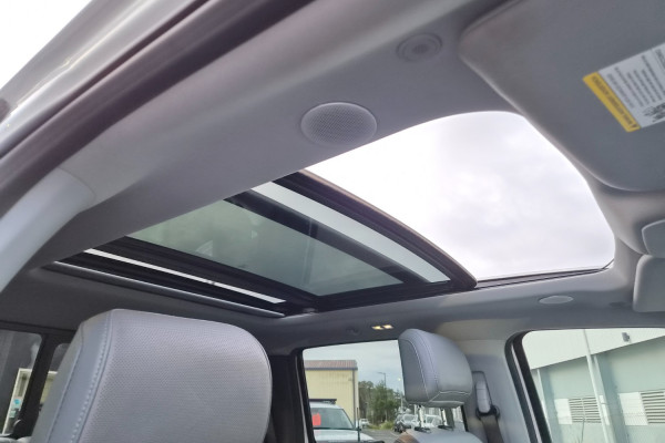 2023 Ford F-150  Lariat Dual Cab Image 28