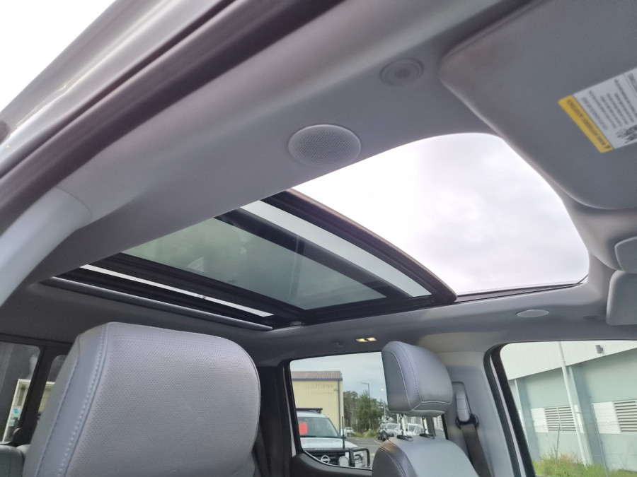2023 Ford F-150  Lariat Dual Cab Image 28