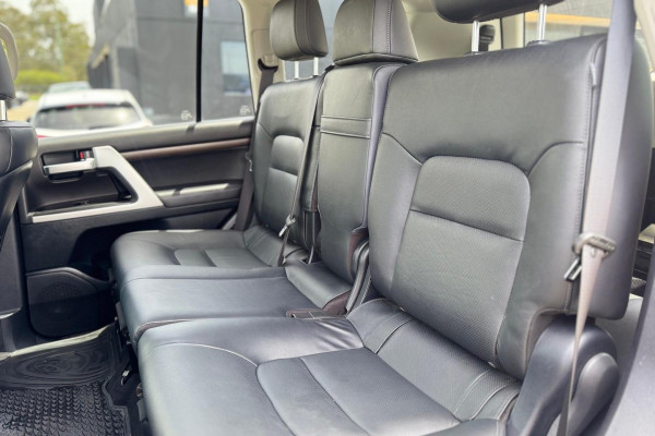 2019 Toyota LandCruiser VDJ200R VX SUV Image 14