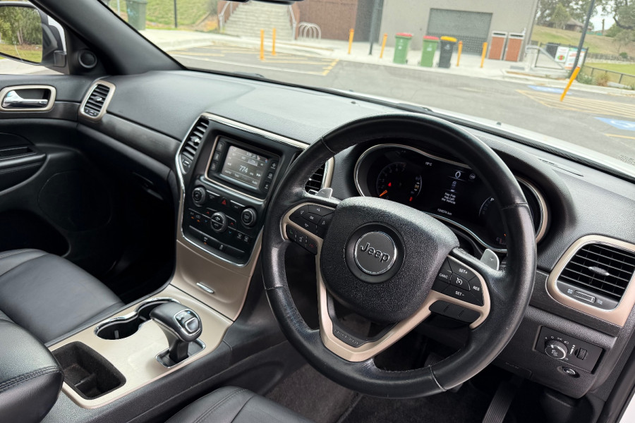 2015 Jeep Grand Cherokee WK Laredo SUV Image 19