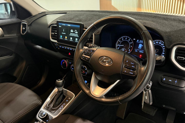 2020 Hyundai Venue QX Active SUV Image 12