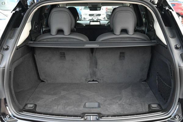2026 Volvo EX90  Ultra Twin Motor Performance SUV Image 9