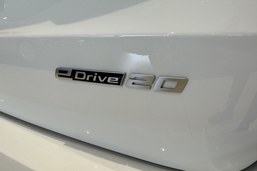 2023 BMW iX1 U11 eDrive20 xLine SUV Image 13