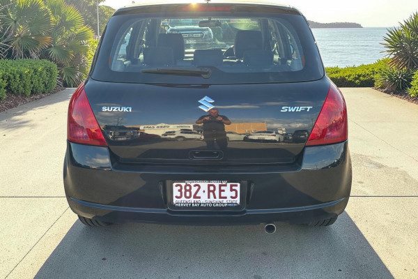 2007 Suzuki Swift RS415 GLX Hatch Image 4