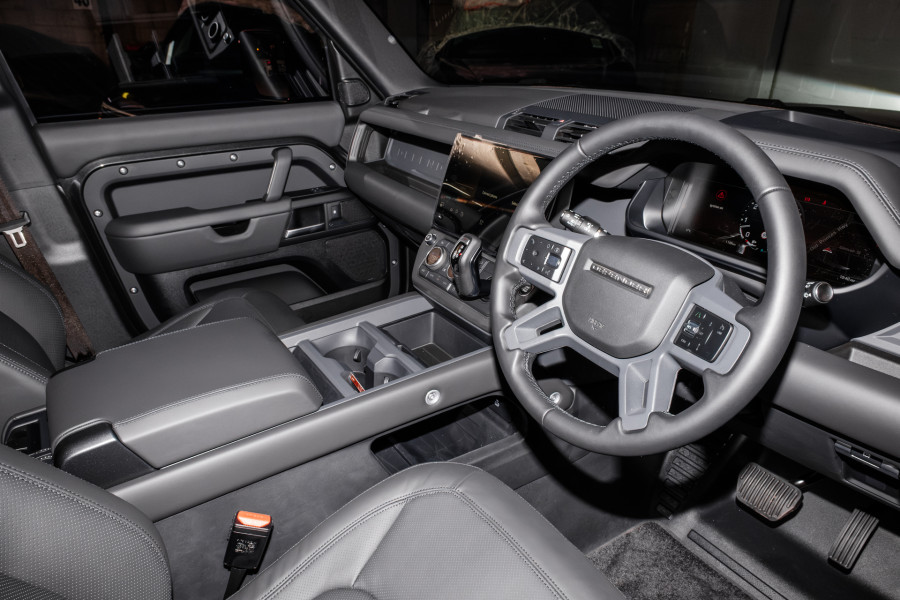 2026 Land Rover Defender L663 110 P425 X SUV