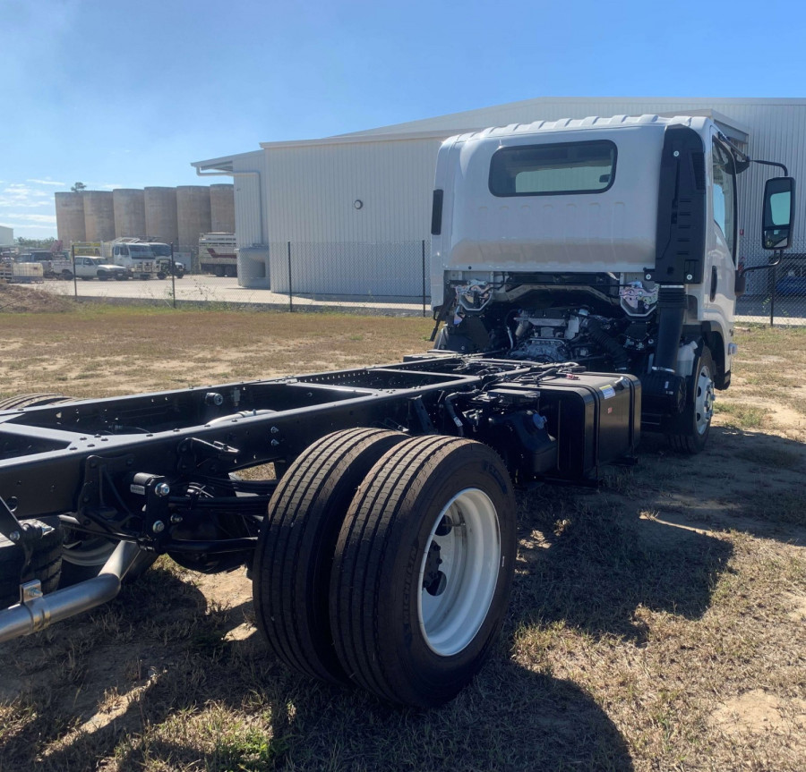 2026 Isuzu NPR Cab Chassis Image 6