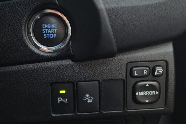 2018 Toyota Corolla ZRE172R ZR Sedan Image 18