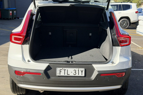 2026 Volvo XC40 XZ Plus B4 SUV Image 9
