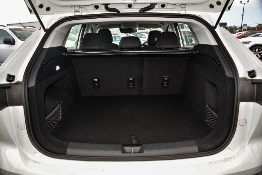 2024 MY24.5 MG HS AS33 Vibe SUV Image 16