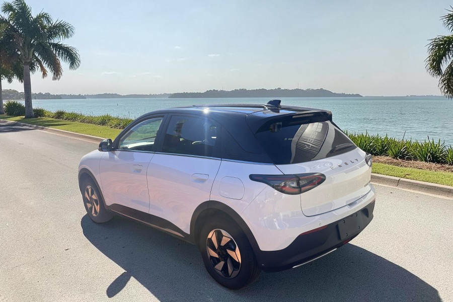2026 Geely EX2 E22H Inspire Hatch Image 3