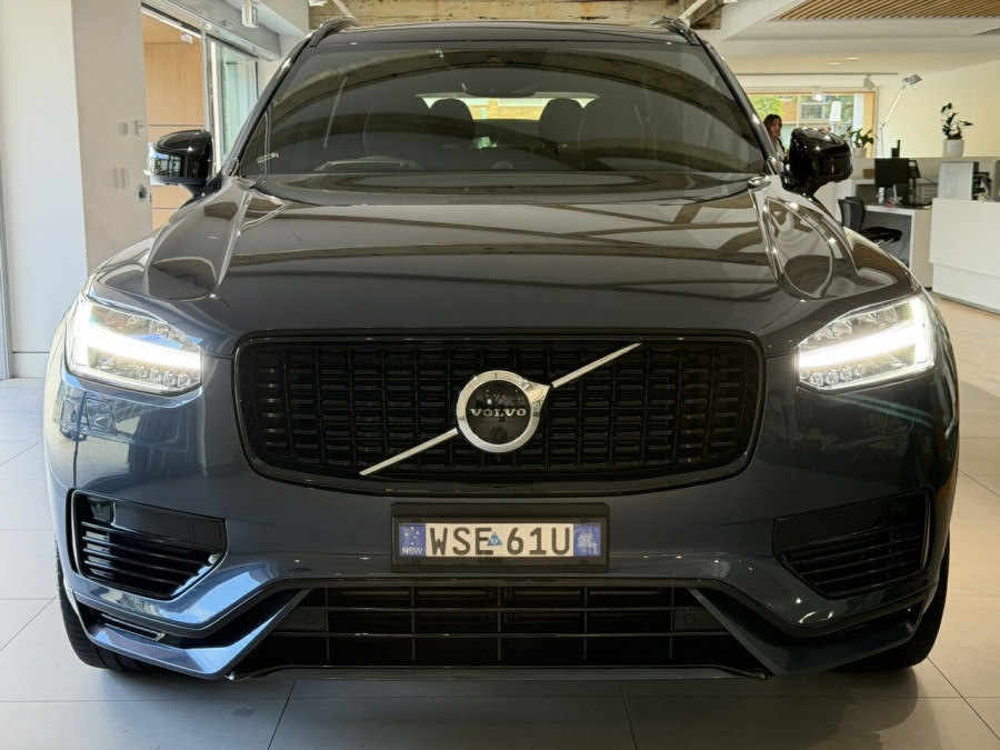 2022 Volvo XC90 L Series Recharge Plug-In Hybrid SUV Image 9