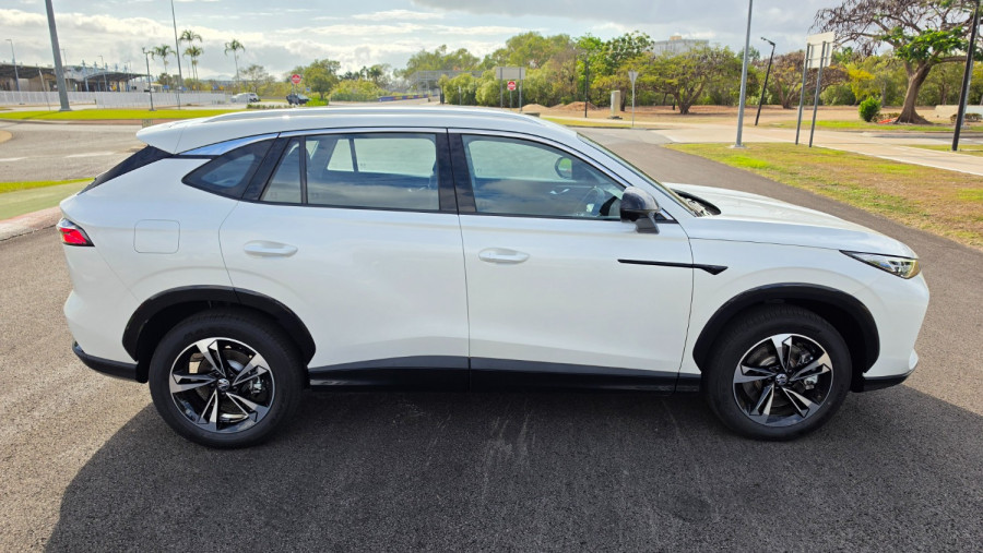 2026 MY25 MG HS AS33H Excite Hybrid+ SUV Image 14