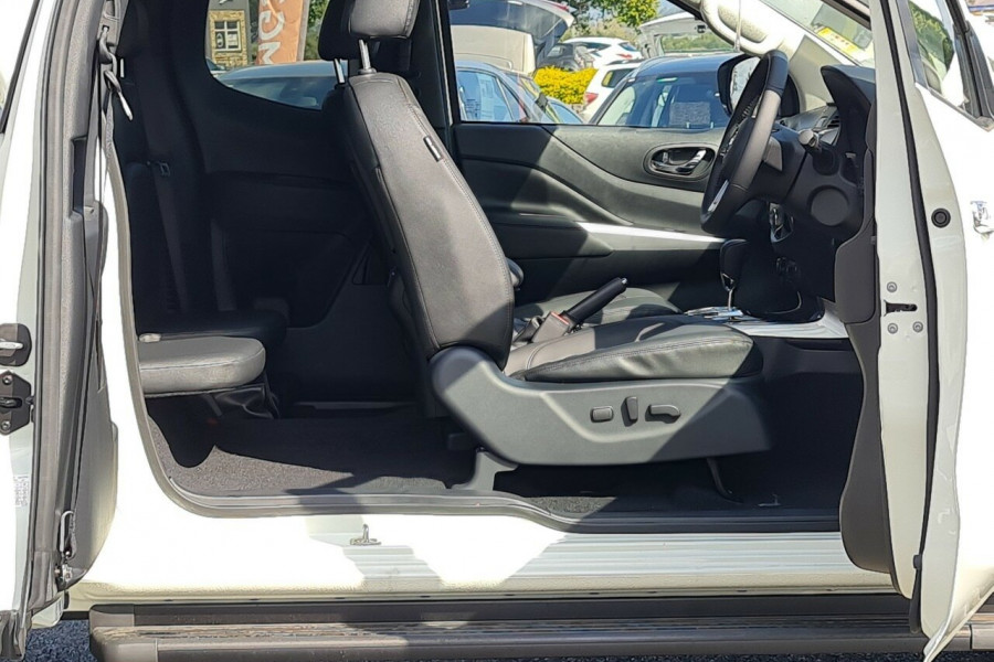 2021 Nissan Navara D23 King Cab ST-X Pick Up 4x4 Utility Image 8