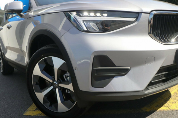 2026 Volvo XC40 XZ Plus B4 SUV Image 2