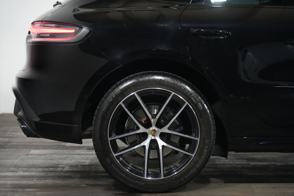 2024 Porsche Macan T SUV Image 6