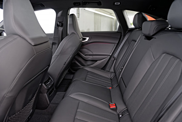 2025 Audi A5 B10 e-hybrid S-Line Wagon image 9