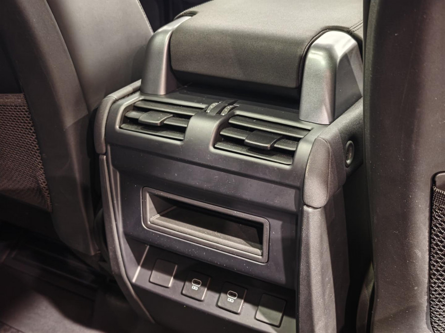 2022 MY23.5 Land Rover Defender L663 110 D300 SE SUV Image 19