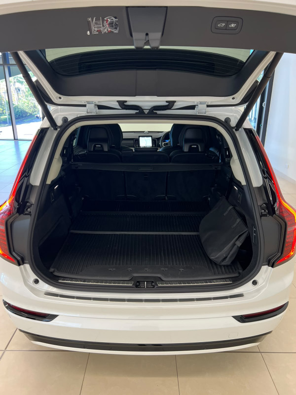2025 MY26 Volvo XC90 L Series Ultra T8 Plug-in Hybrid Dark SUV image 20
