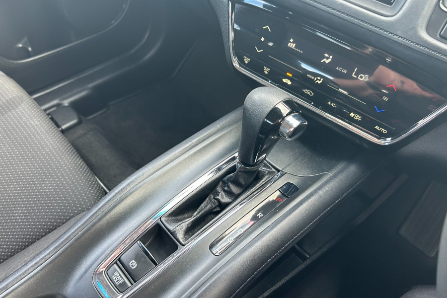 2019 Honda HR-V VTi SUV Image 18