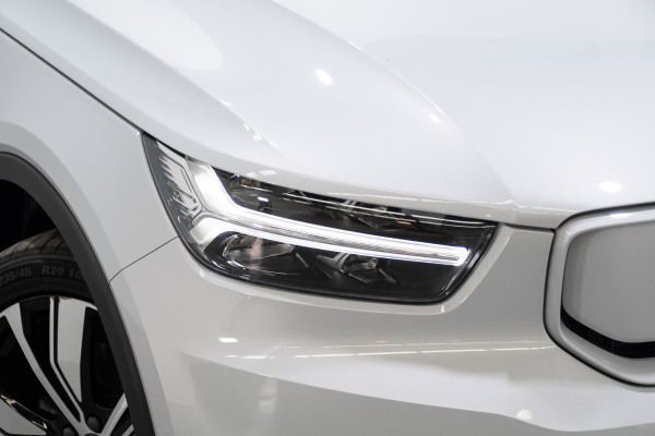 2022 Volvo XC40 XZ Recharge Pure Electric SUV Image 2