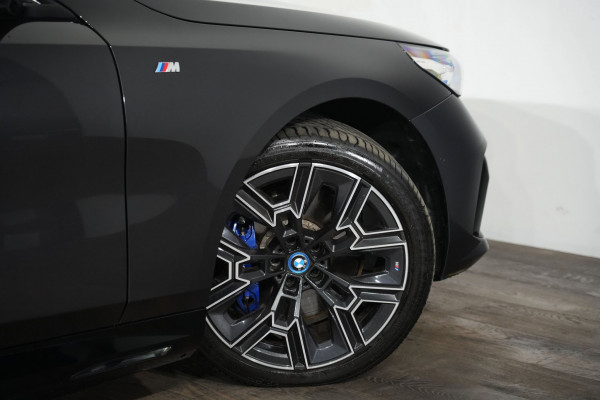 2025 BMW i5 eDrive40 M Sport Sedan Image 11