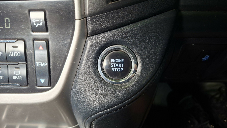 2016 Toyota LandCruiser VDJ200R GXL SUV Image 23