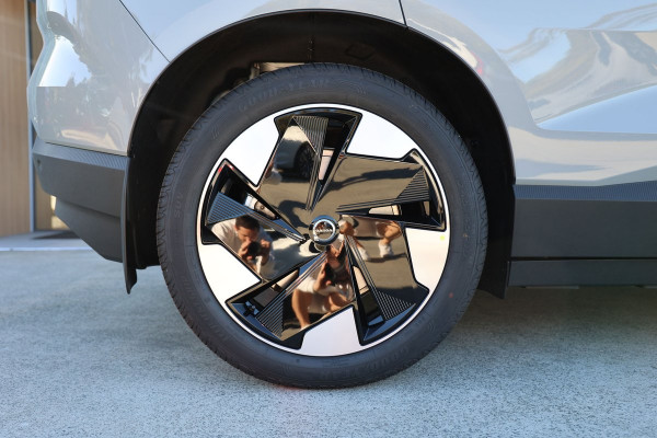 2026 MY27 Volvo EX30  Plus P5 Long Range SUV Image 33
