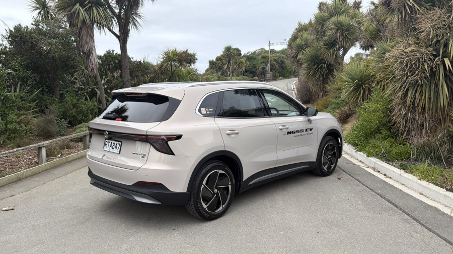 2026 MG MGS5 EV ZS3EM Essence 49 SUV Image 4